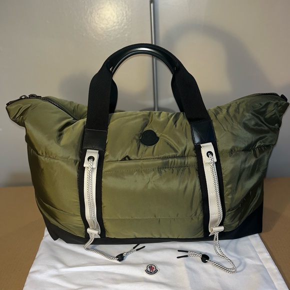 Moncler Makaio Weekend Duffle Bag Unisex - Picture 2 of 13